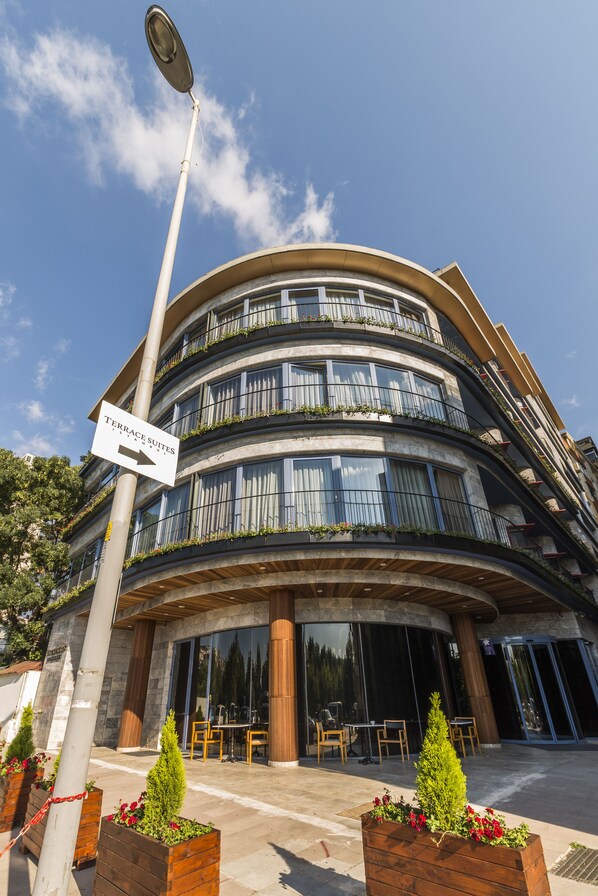 ด้านหน้าที่พัก