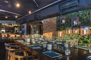2 restaurants; breakfast, lunch and dinner served  - Terrace Suites Istanbul (Istanbul)