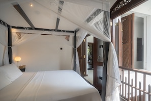 Premium bedding, in-room safe, free WiFi
