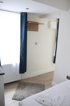 Basic Studio, 1 Double Bed
