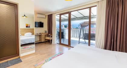 Hotel N16