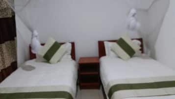 Family Apartment, 2 Bedrooms, Kitchen | 2 bilik tidur, seterika/papan seterika, Wi-fi percuma