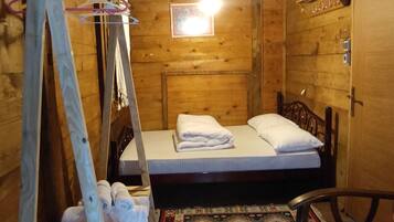 Habitación cuádruple Confort | Wifi gratis y ropa de cama