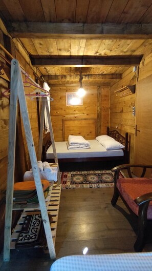 Chambre Quadruple Confort | Wi-Fi gratuit, draps fournis