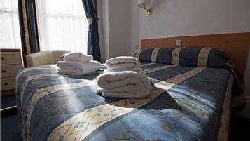 Double Room | Iron/ironing board, bed sheets