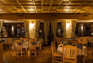 供应早餐和晚餐,地方菜