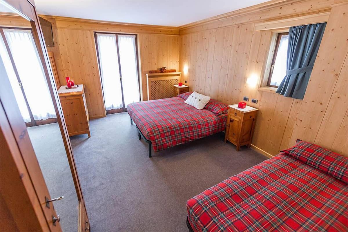 Family Room, Connecting Rooms | In-room safe, desk, cribs/infant beds, free WiFi