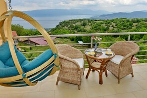 Appartement Romantique, 1 chambre, vue lac | Balcon