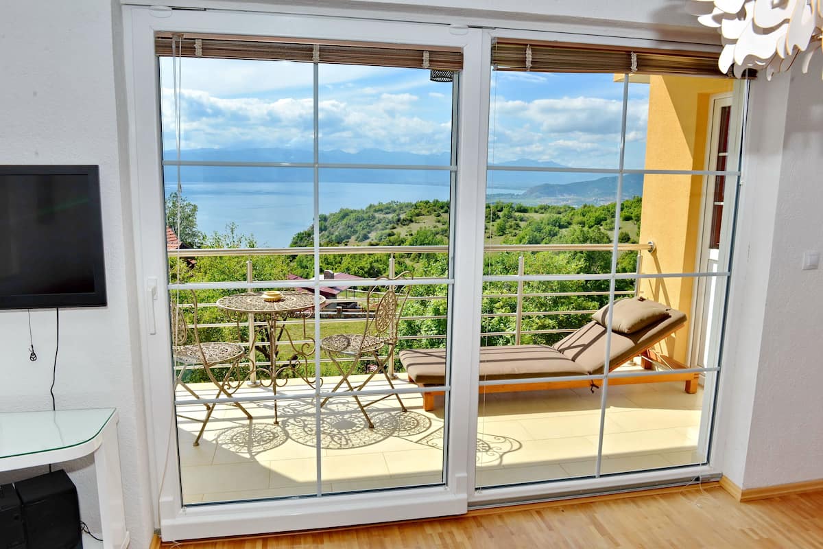 Panoramic Apartment, 2 Bedrooms, Lake View | View from room