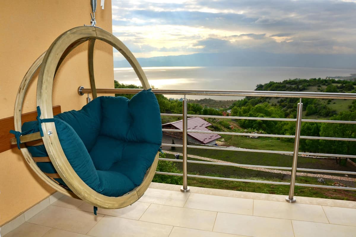 Romantisch appartement, 1 slaapkamer, uitzicht op meer | Balkon