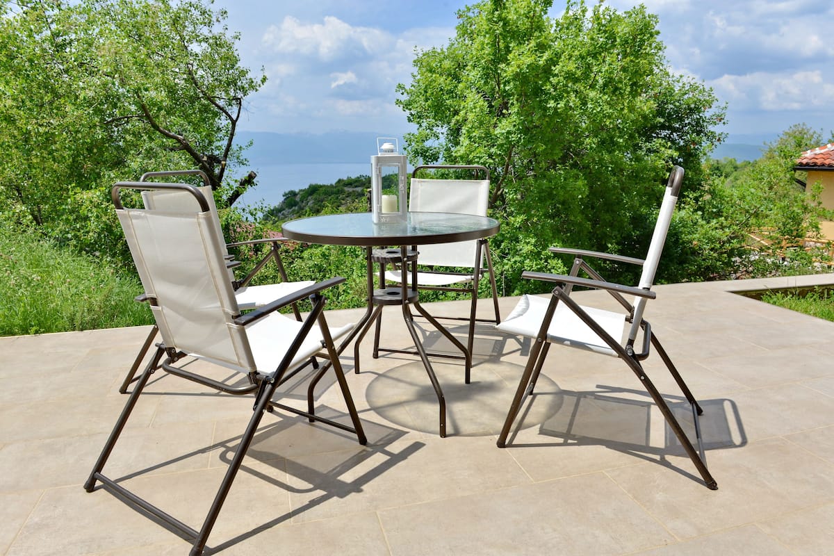 Premium appartement, 1 slaapkamer, terras, uitzicht op meer | Terras