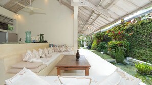 Living area - Villa Gembira by Villa Finder (Seminyak)