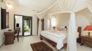 Villa Familiale, 2 chambres | 2 chambres, coffres-forts dans les chambres, bureau