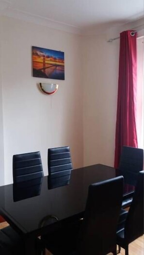 Apartment, 3 Bedrooms | In-room dining - Kensington and Chelsea Grand Apartment (London)
