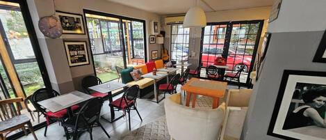 Bar-cafetería