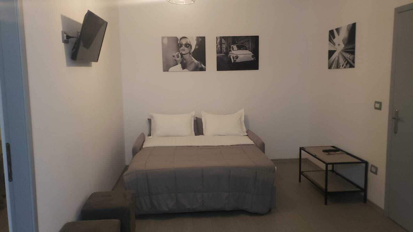 family room, multiple beds | 1 bedroom, egyptian cotton sheets, premium bedding, pillow-top beds