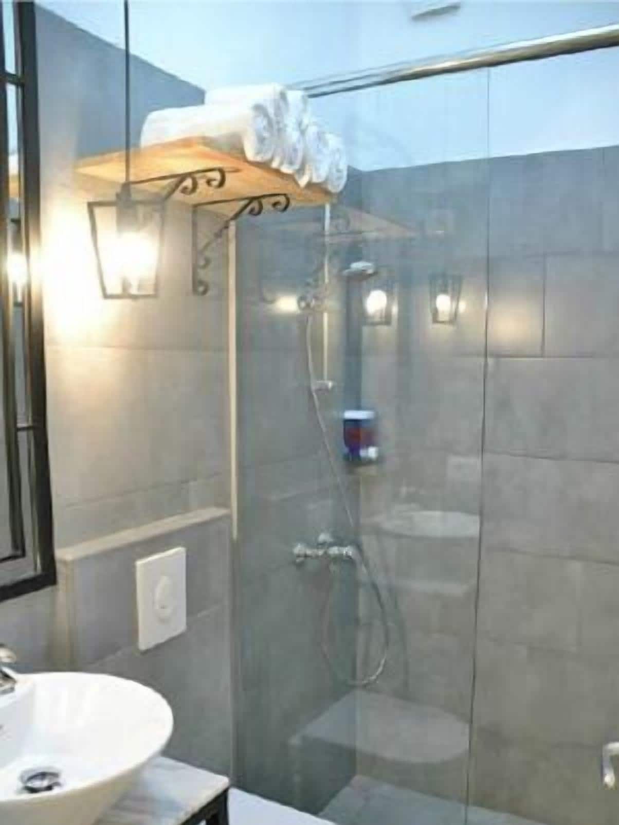 1 bedroom, egyptian cotton sheets, premium bedding, pillow-top beds