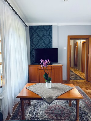 Superior Apartment, 2 Bedrooms, Park View | Desk, soundproofing, free cribs/infant beds, free WiFi - Hotel Pałac Rytwiany (Rytwiany)