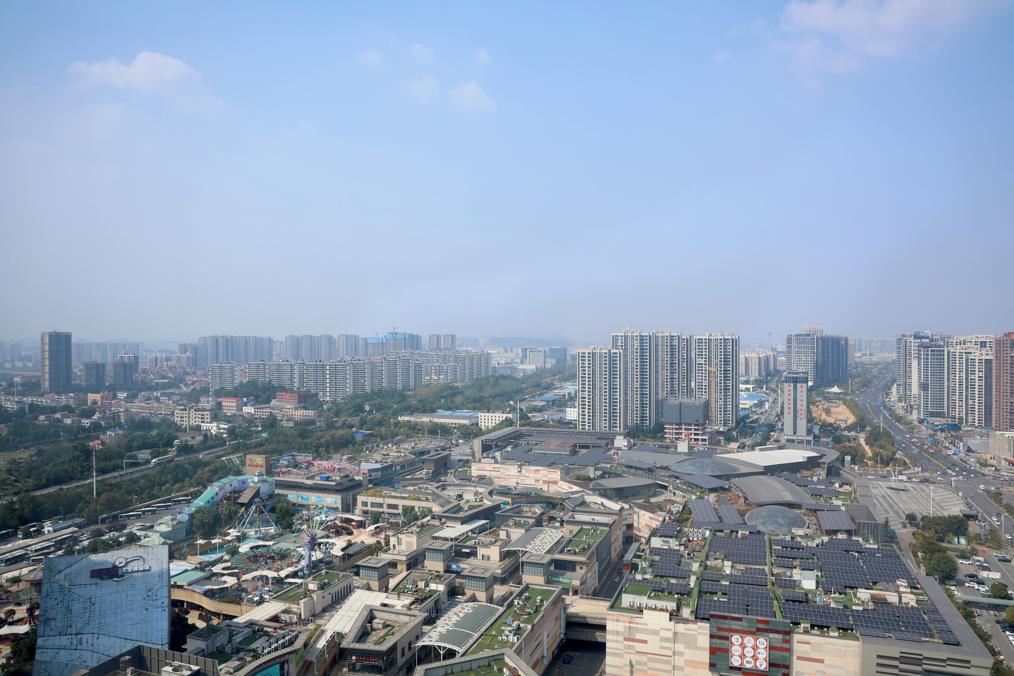 1 bedroom, hypo-allergenic bedding, down duvets, minibar