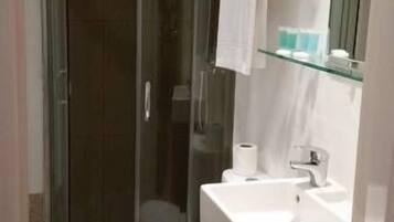Studio | Bathroom | Hair dryer
