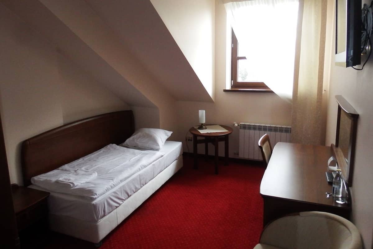 Deluxe Single Room, 1 Single Bed | Premium bedding, desk, laptop workspace, blackout curtains