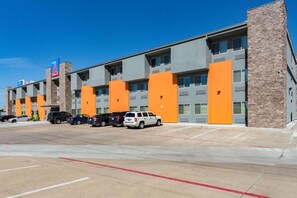 Exterior - Studio 6 Plano, TX (Plano)