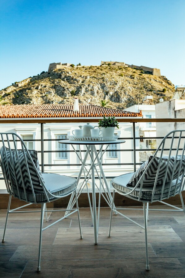 Junior-Studiosuite, Hügelblick | Balkon