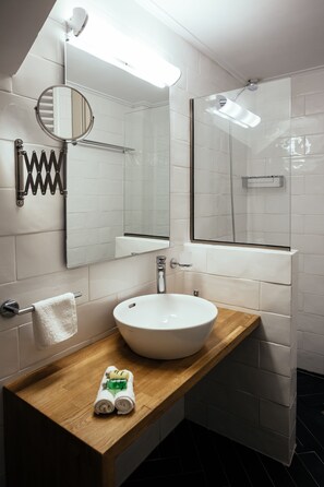 Deluxe Loft, 1 Bedroom, Kitchen, Executive Level | Bathroom | Shower, free toiletries, hair dryer, slippers - Filoxenion Luxury Rooms & Lofts (Nafplio)
