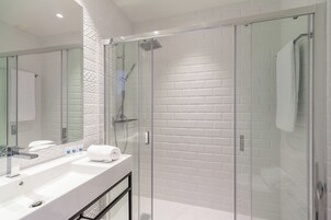 Superior Studio | Down comforters, in-room safe, blackout drapes, soundproofing