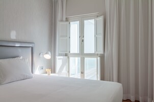 Down comforters, in-room safe, blackout drapes, soundproofing