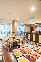 Daily buffet breakfast for a fee