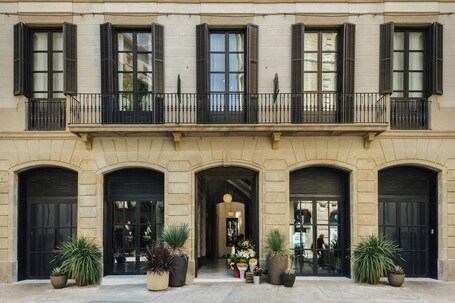 Yurbban Passage Hotel & Spa – Affordable hotel in Barcelona