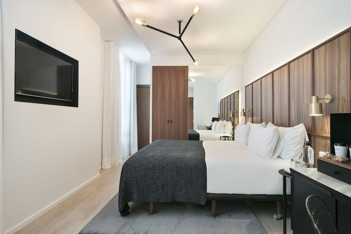 Minibar, két bảo mật tại phòng, bàn, phòng cách âm 