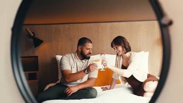 1 bedroom, premium bedding, in-room safe, desk