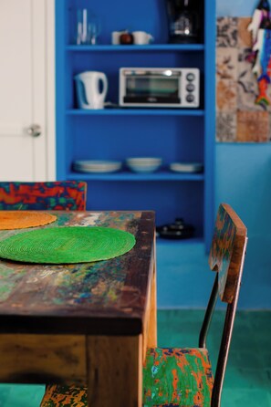 One Bedroom Apartment | Comedor