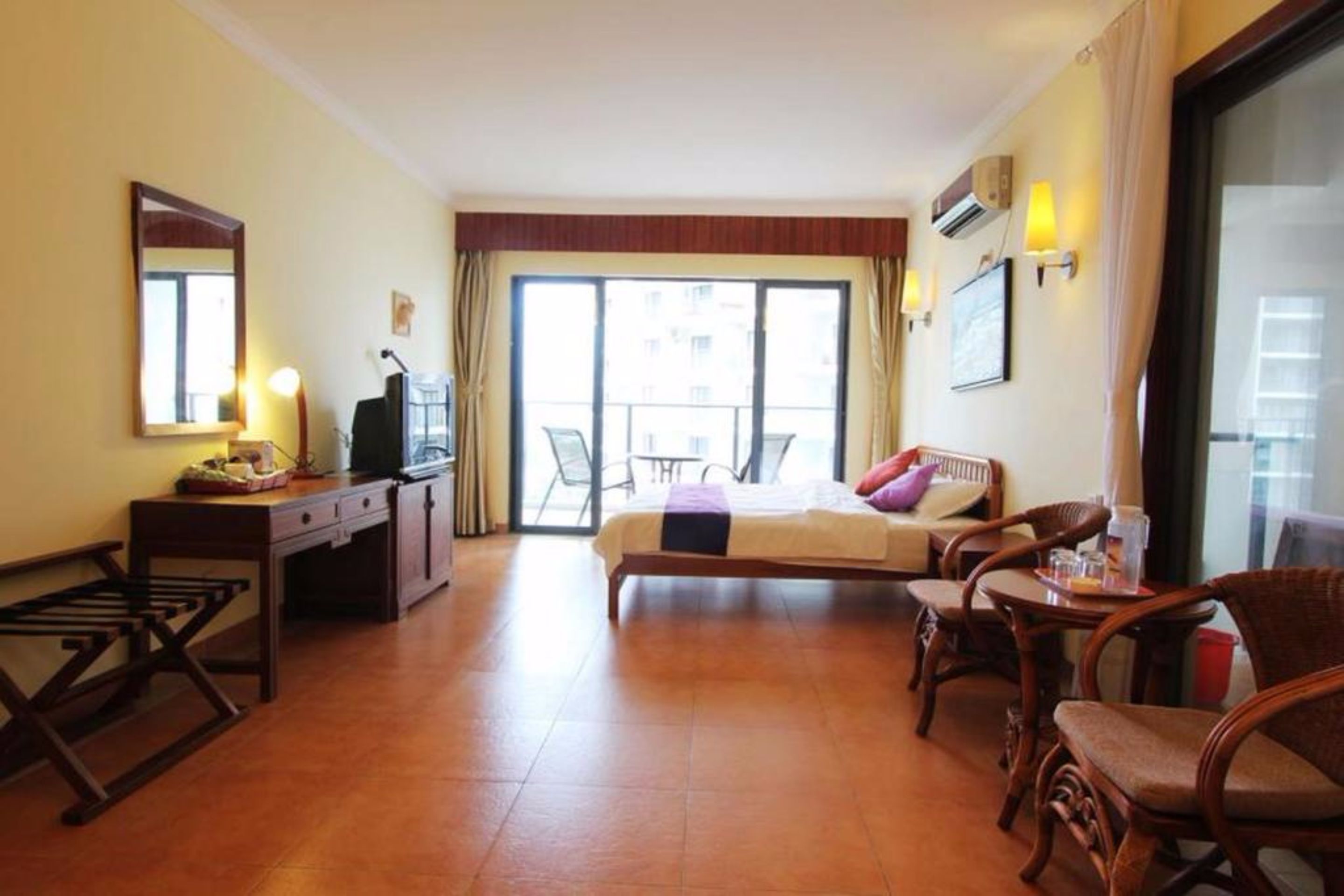 Sviitti, 3 makuuhuonetta, merinäköala | 1 makuuhuone, ylelliset vuodevaatteet, työpöytä, pimennysverhot