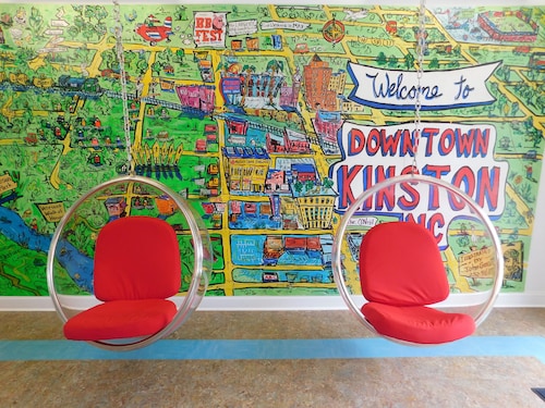 Mother Earth Motor Lodge