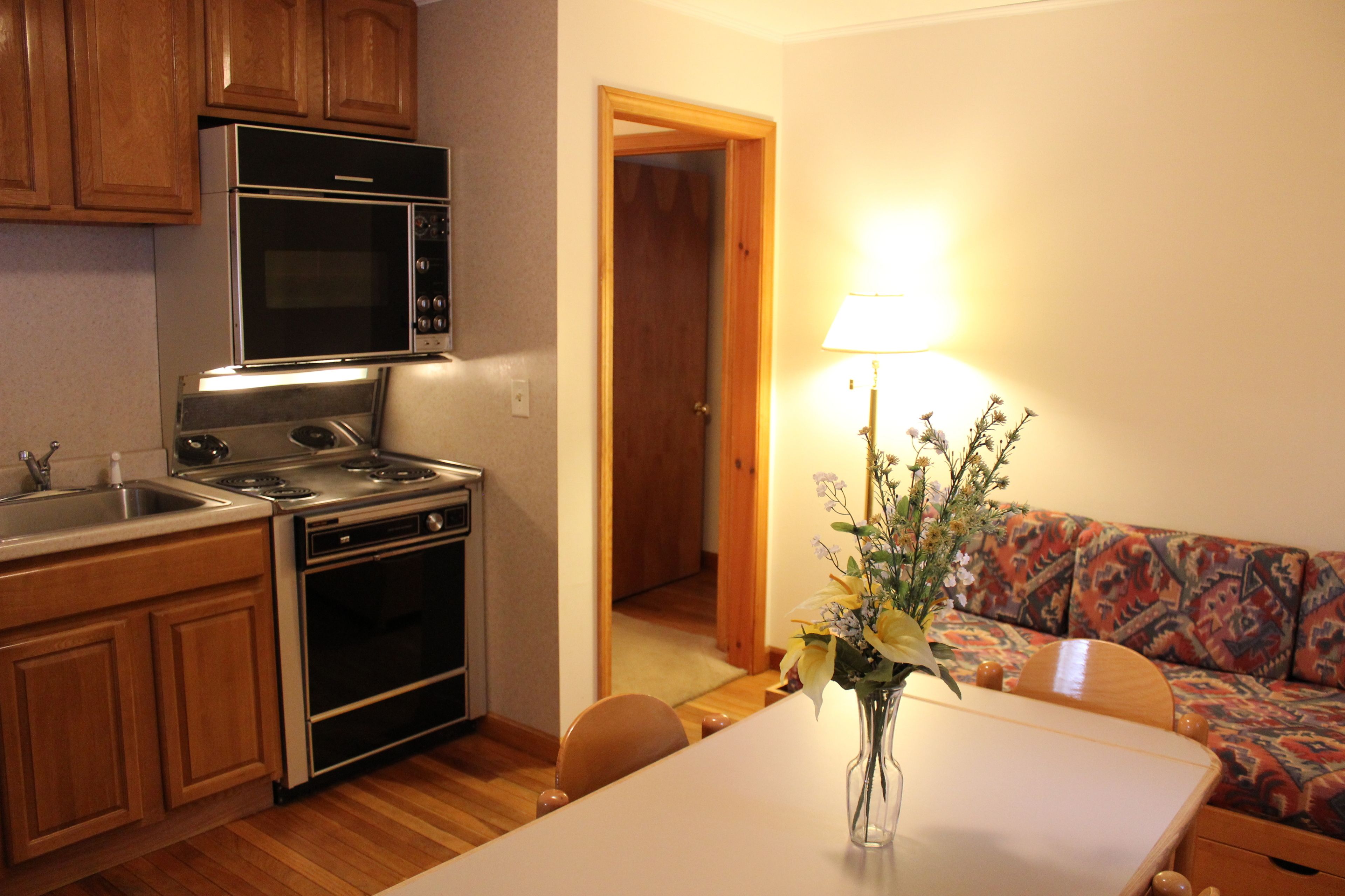 family unit #34 (superior) with kitchen, pet friendly | in-room dining