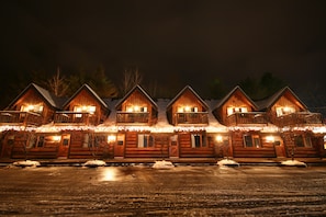 Façade de l’hébergement - soirée/nuit