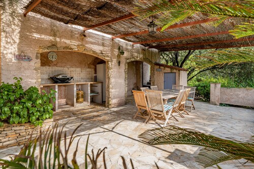 Villa avec piscine chauffée, 4 chambres climatisées pour 8 adultes et 2 enfants
