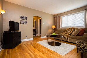 Télévision, cheminée