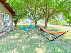 Property grounds - The Lorena Ranchette- Goats, Firepit, Hammock (Lorena)