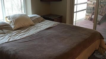 3 bedrooms, free WiFi, bed sheets