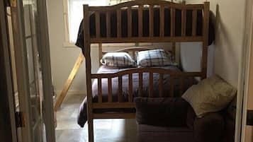 3 bedrooms, free WiFi, bed sheets