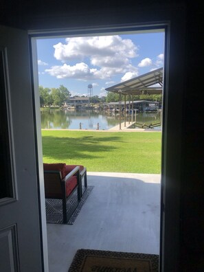 Interior - Family Getaway - LBJ Waterfront - Beautiful Lake Views - Game Room - Boat Dock (Kingsland)
