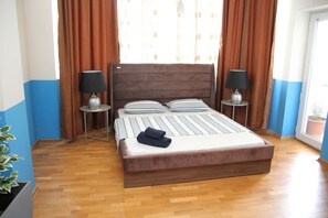 4 chambres, fer et planche à repasser, Wi-Fi, draps fournis