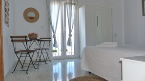 4 bedrooms, iron/ironing board, travel cot, free WiFi