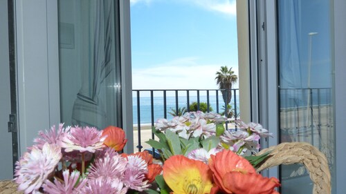 Beachfront townhouse with all amenities and located in an idyllic setting