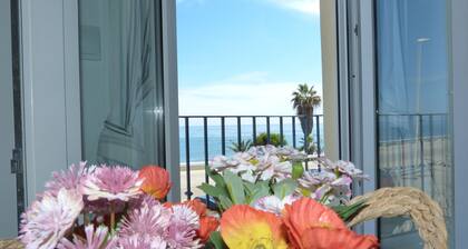 Beachfront townhouse with all amenities and located in an idyllic setting