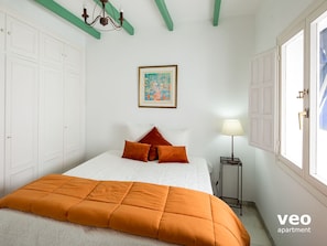 3 dormitoris, planxa i posts de planxar, Internet i roba de llit